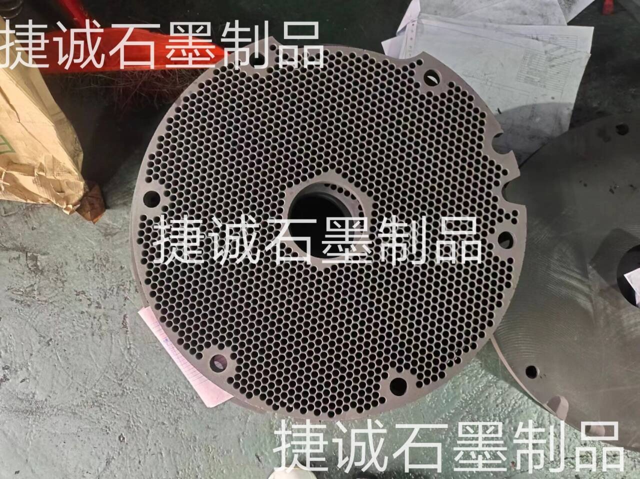 硬質(zhì)合金石墨盤，石墨盤，刀具燒結(jié)石墨盤，石墨盤加工，銅管燒結(jié)石墨盤，燒結(jié)石墨盤，石墨盤加工廠，石墨盤生產(chǎn)廠家，石墨盤廠家